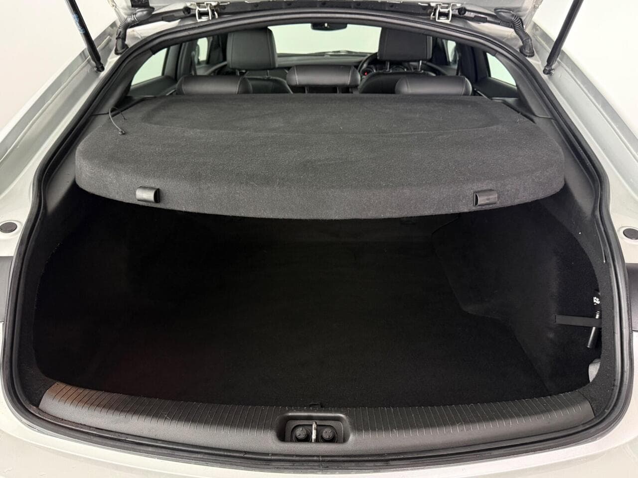 Vauxhall Insignia thumbnail Boot