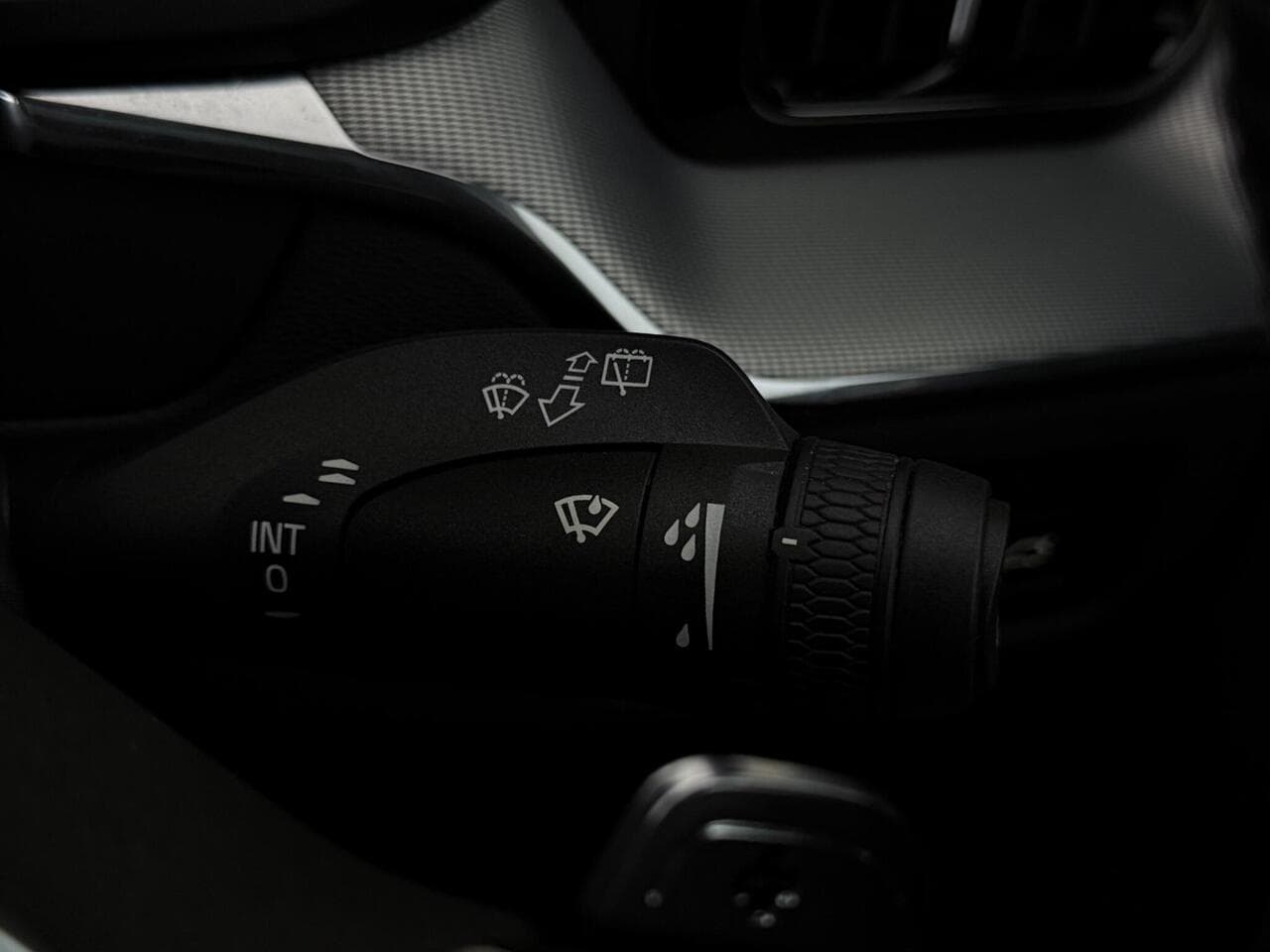 Volvo XC60 thumbnail Misc Controls