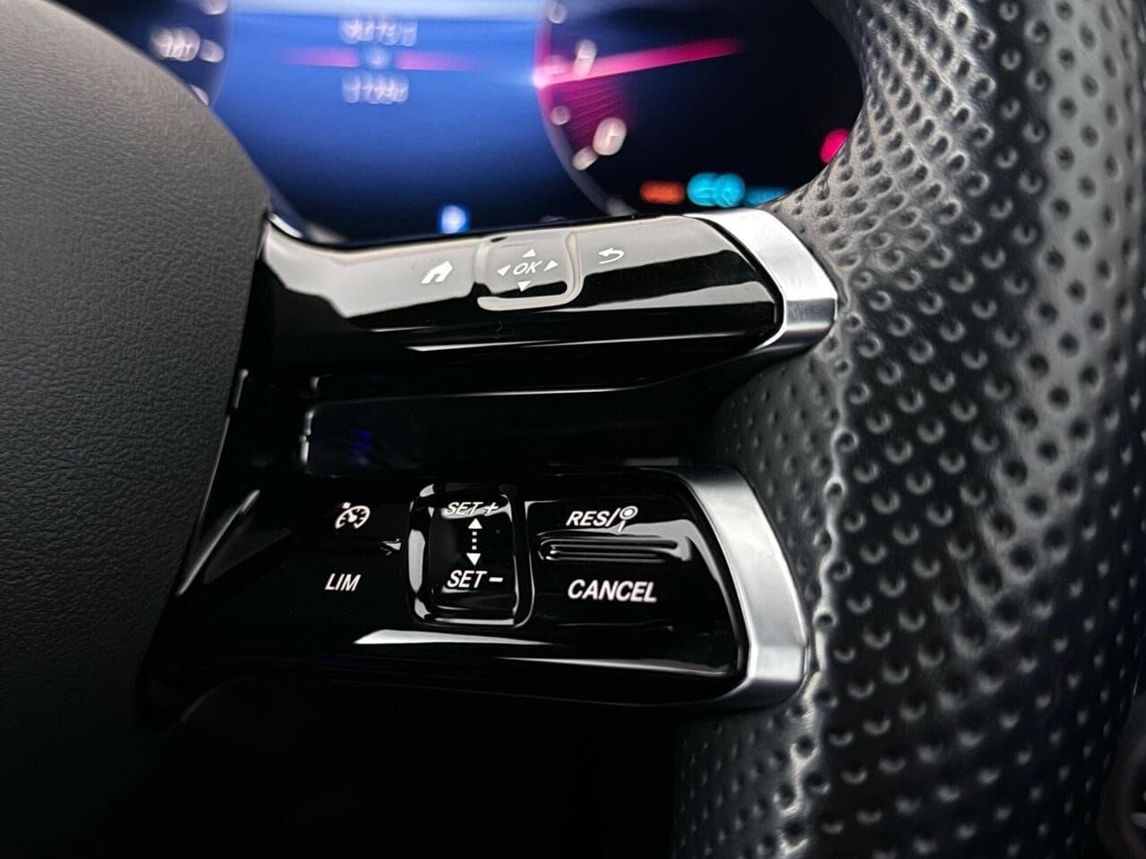Mercedes-Benz C Class thumbnail Misc Controls