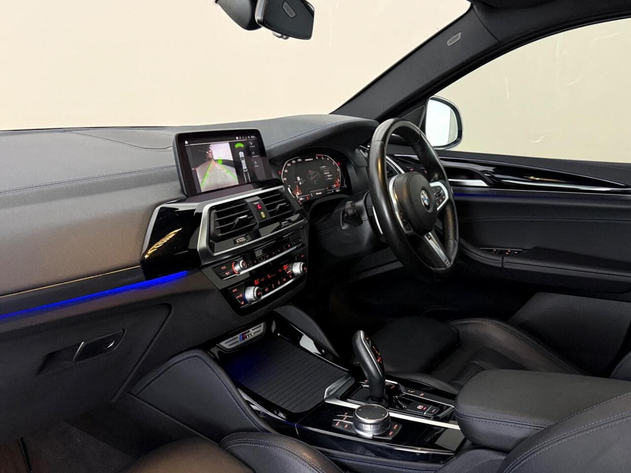 BMW X4 thumbnail Interior Front