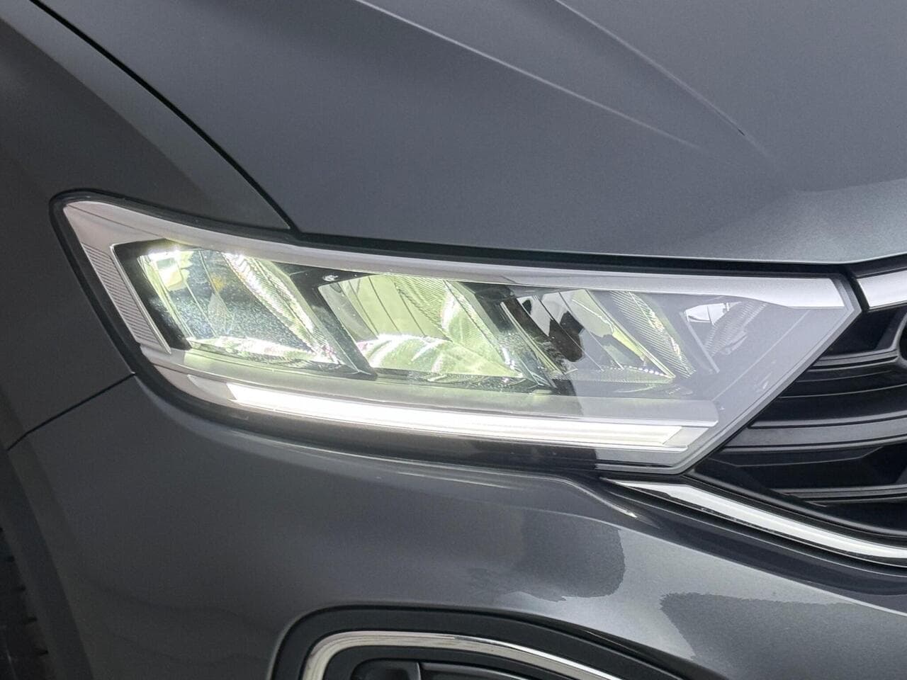 Volkswagen T-Roc thumbnail Lights Front