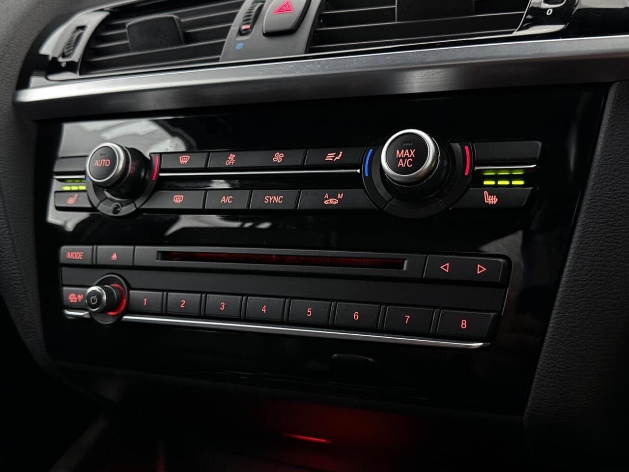 BMW X3 thumbnail Infotainment System