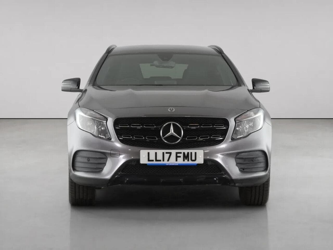 Mercedes-Benz GLA thumbnail Front