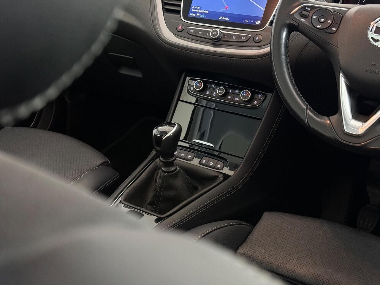 Vauxhall Grandland X thumbnail Interior Front