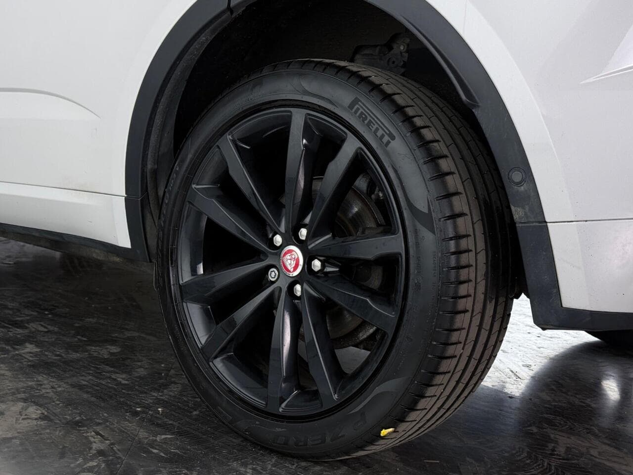 Jaguar E-PACE thumbnail Wheel