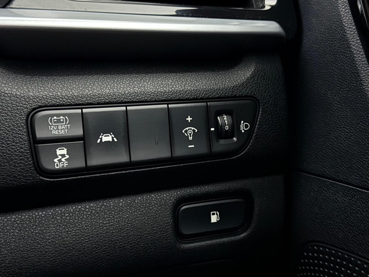 Kia Niro thumbnail Misc Controls
