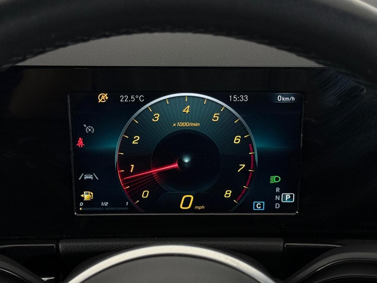 Mercedes-Benz B Class thumbnail Driver Instruments