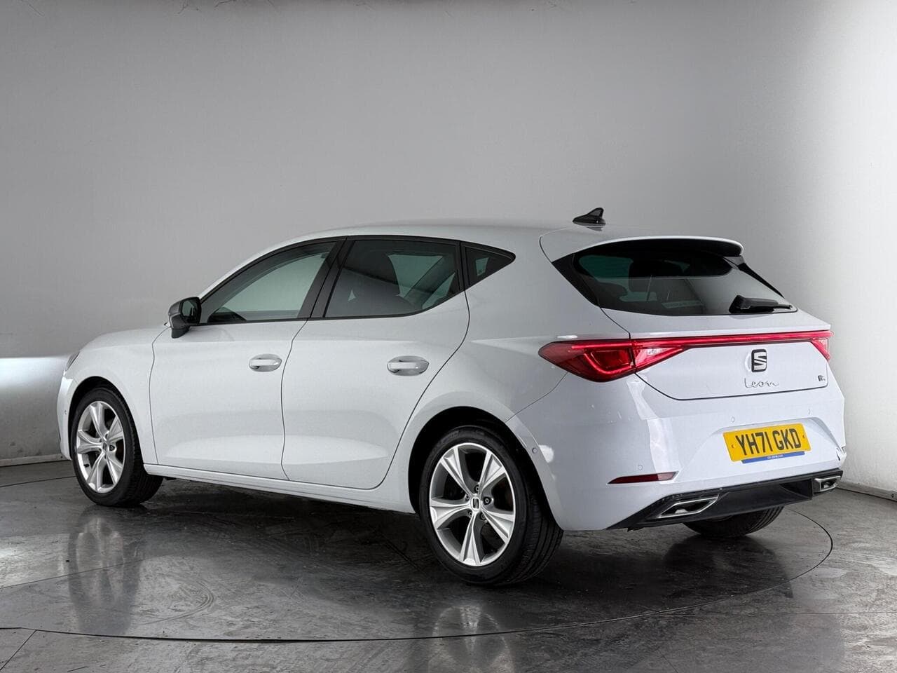 SEAT Leon thumbnail Rear Left