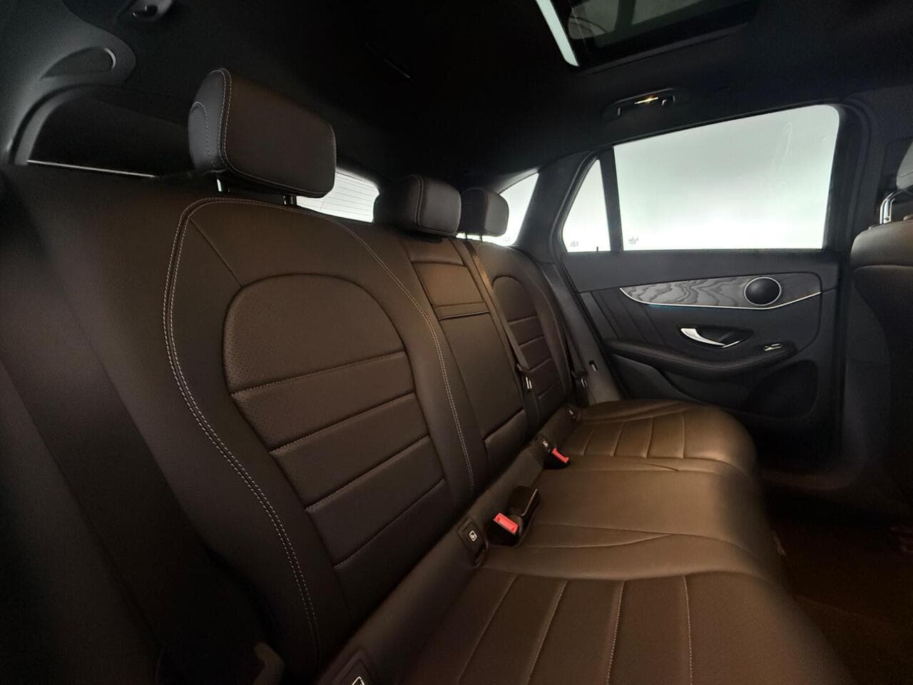 Mercedes-Benz GLC thumbnail Seats Rear