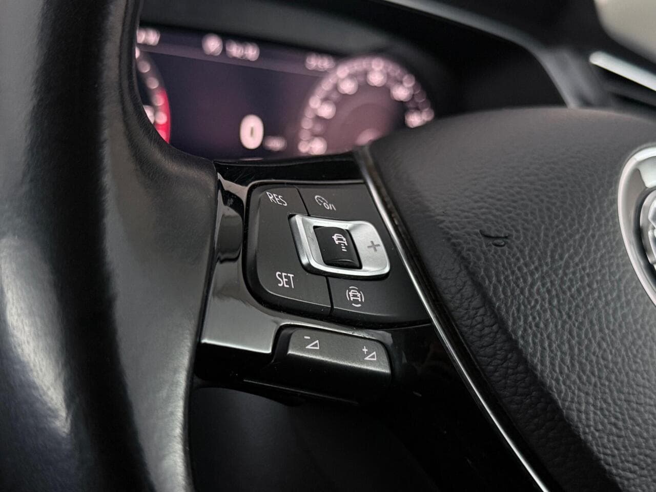 Volkswagen Tiguan thumbnail Misc Controls