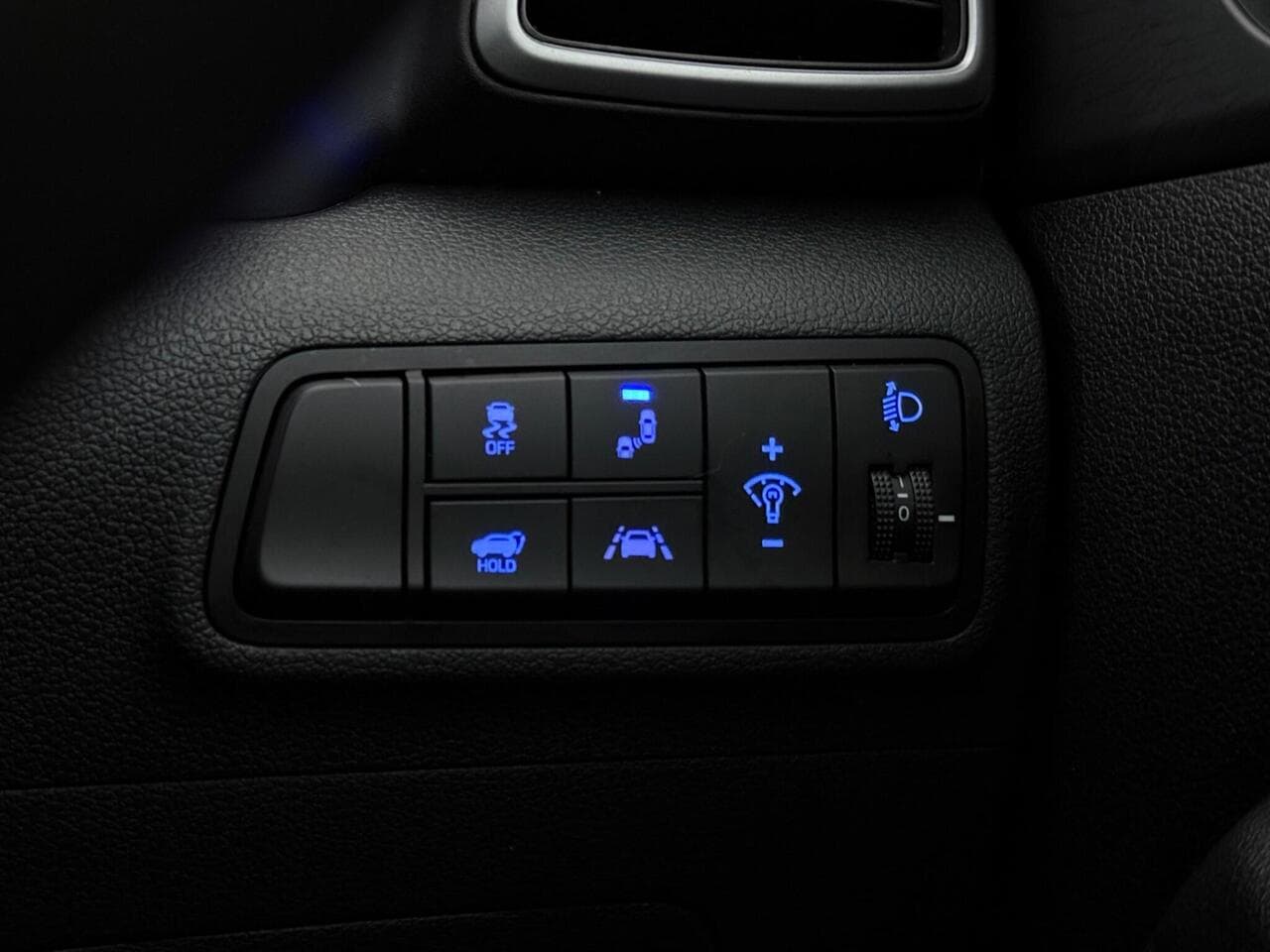 Hyundai TUCSON thumbnail Misc Controls