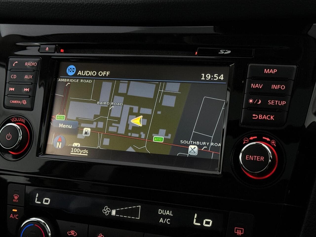 Nissan X-Trail thumbnail Infotainment System