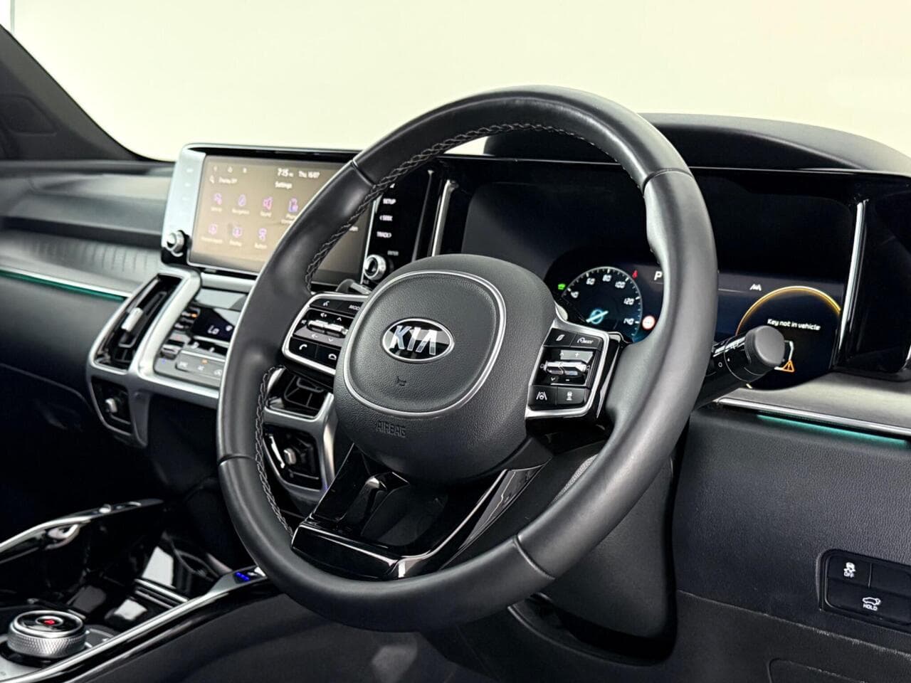 Kia Sorento thumbnail Steering Wheel