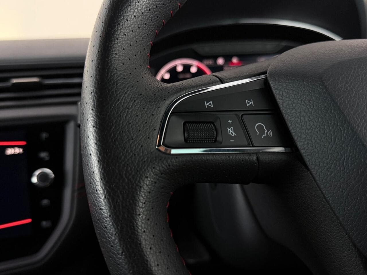 SEAT Arona thumbnail Misc Controls