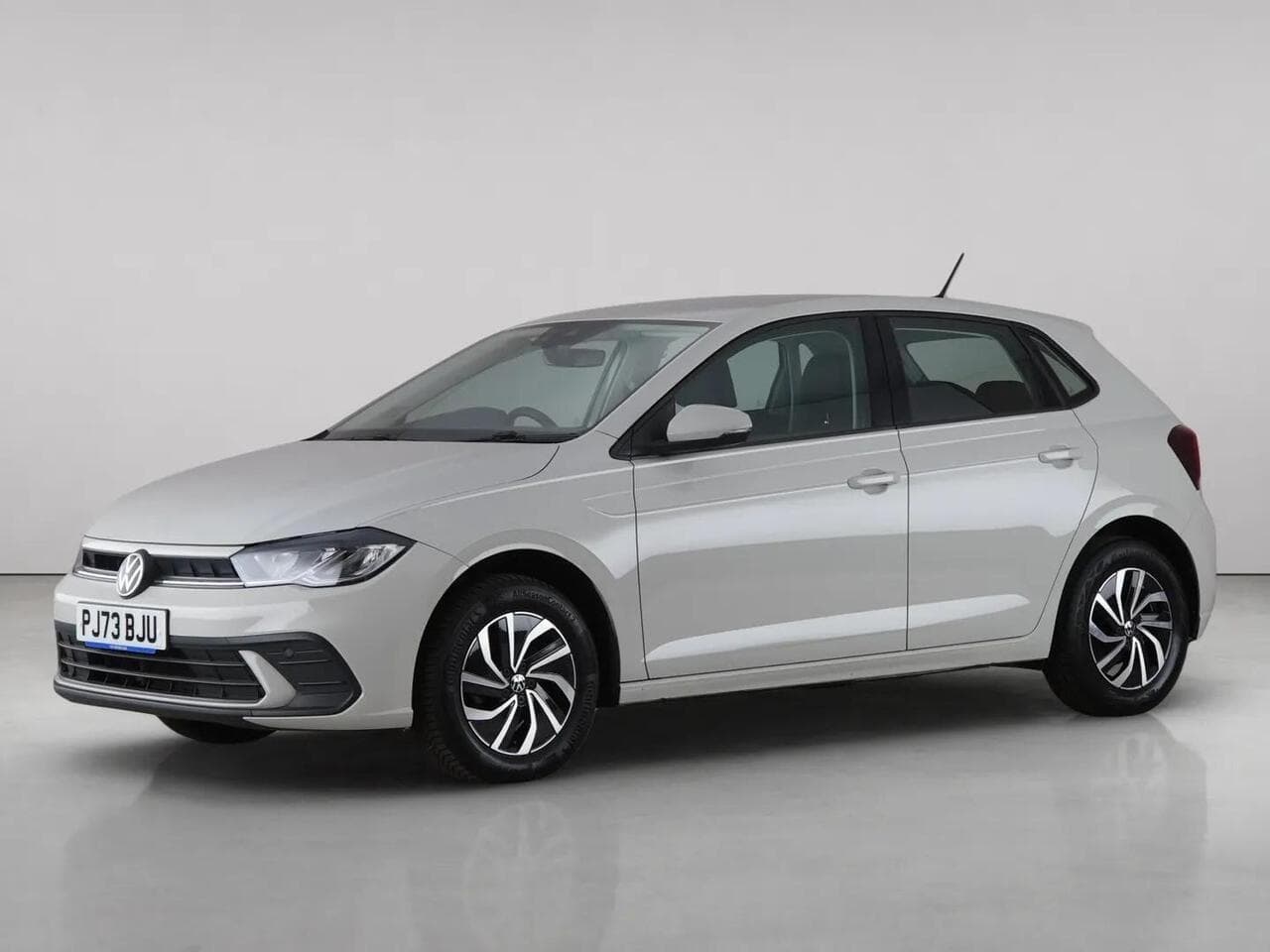 Volkswagen Polo thumbnail Front Left