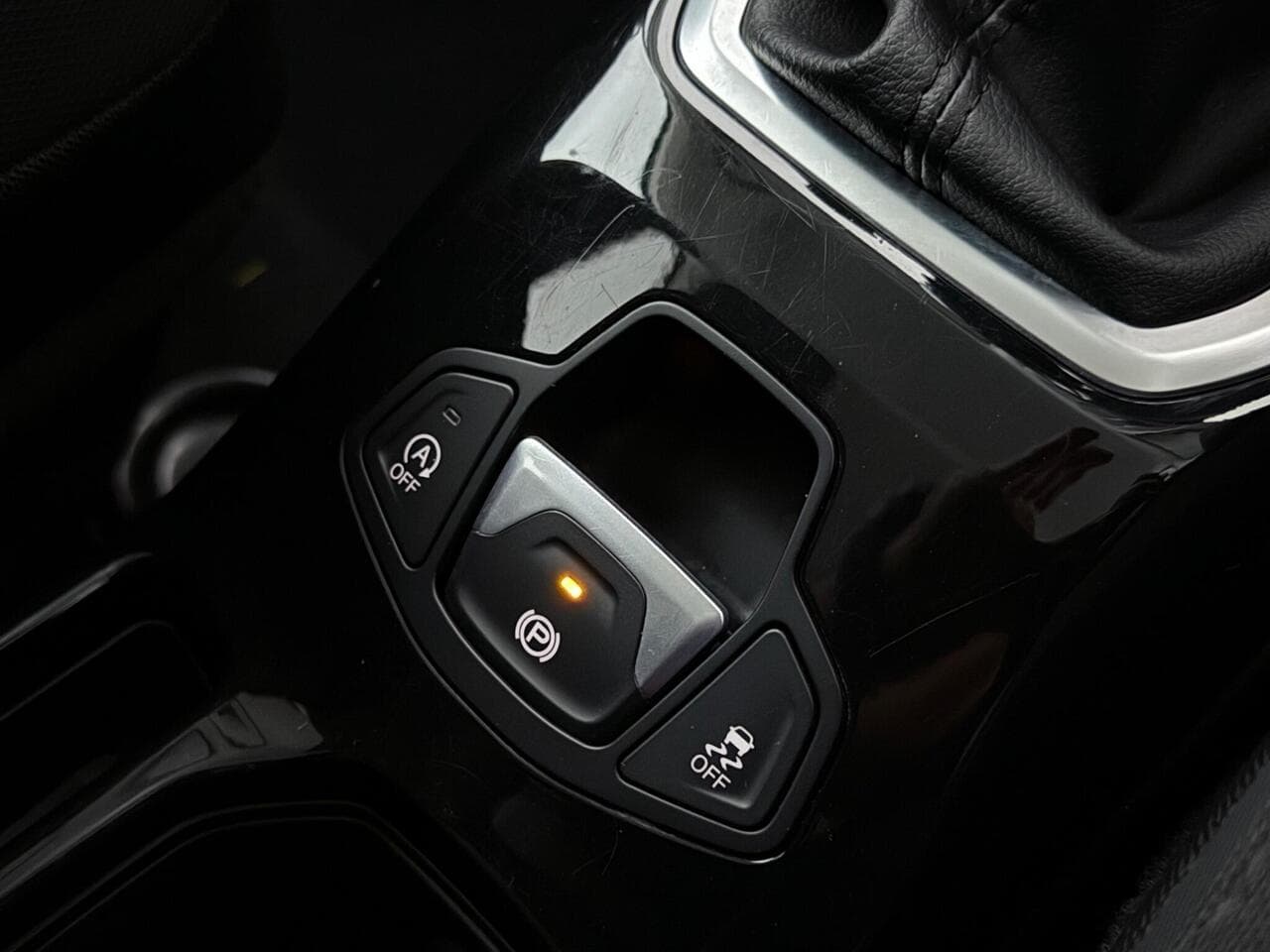 Jeep Renegade thumbnail Misc Controls