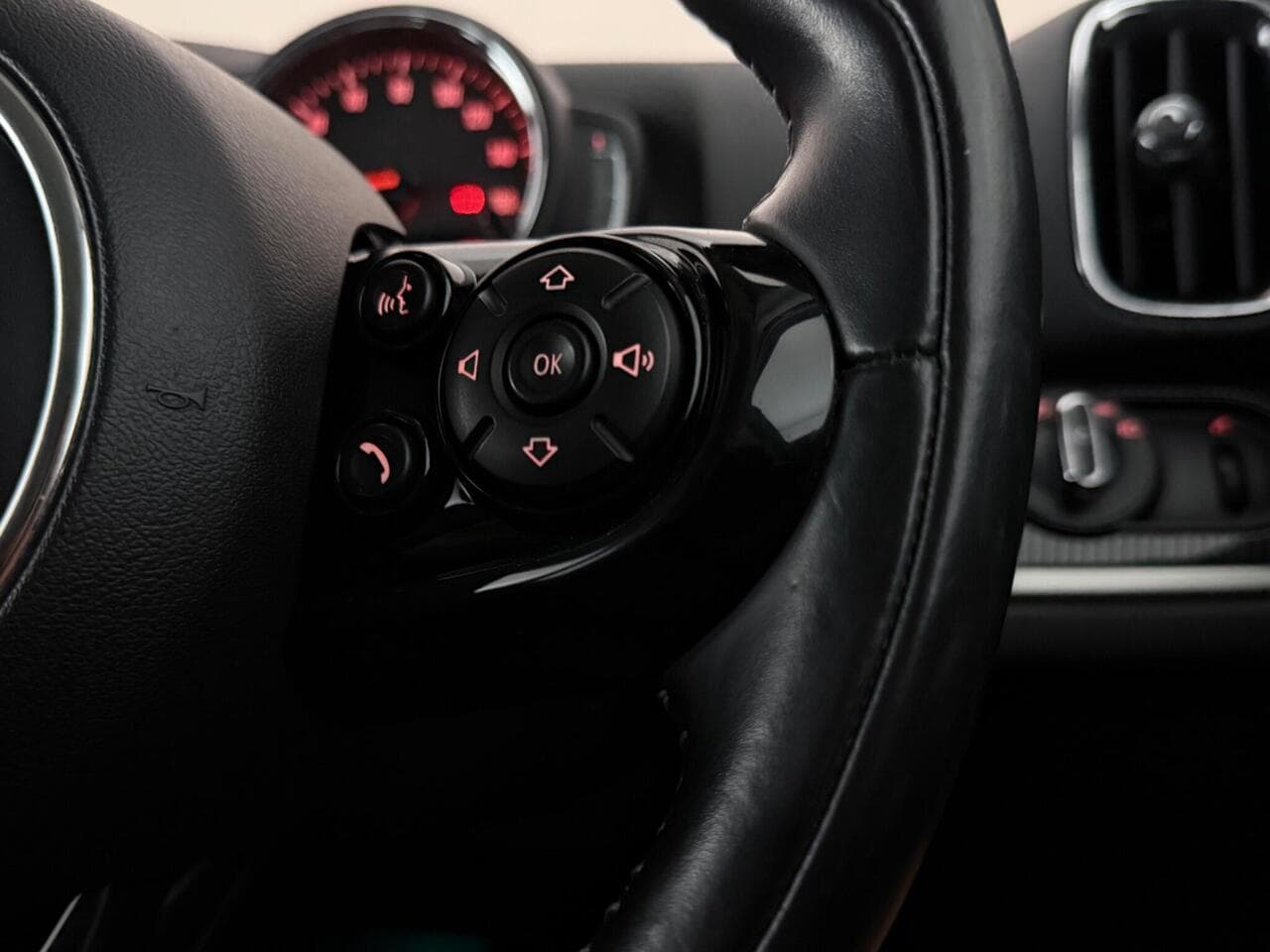 MINI Countryman thumbnail Misc Controls