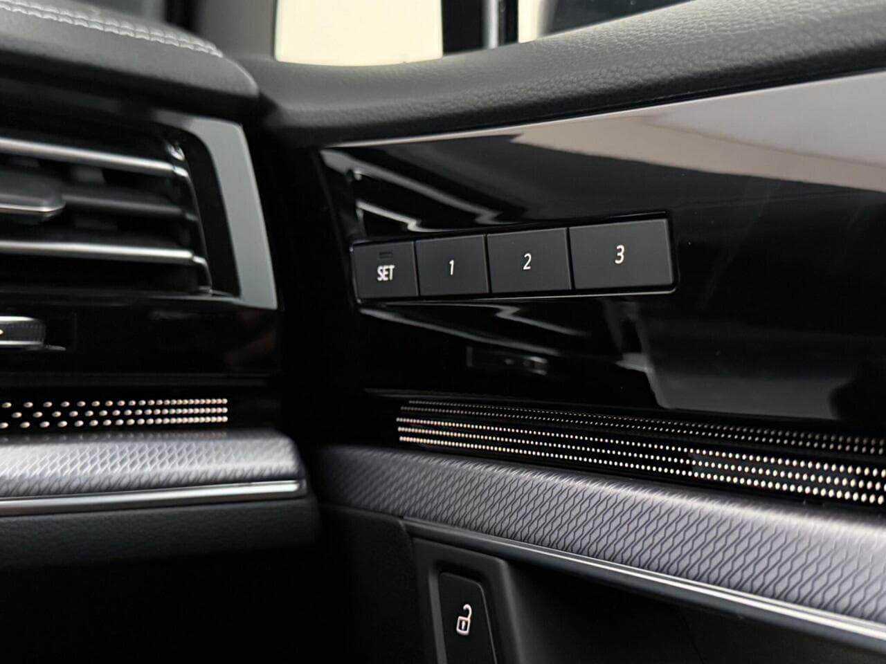 Volkswagen Touareg thumbnail Misc Controls