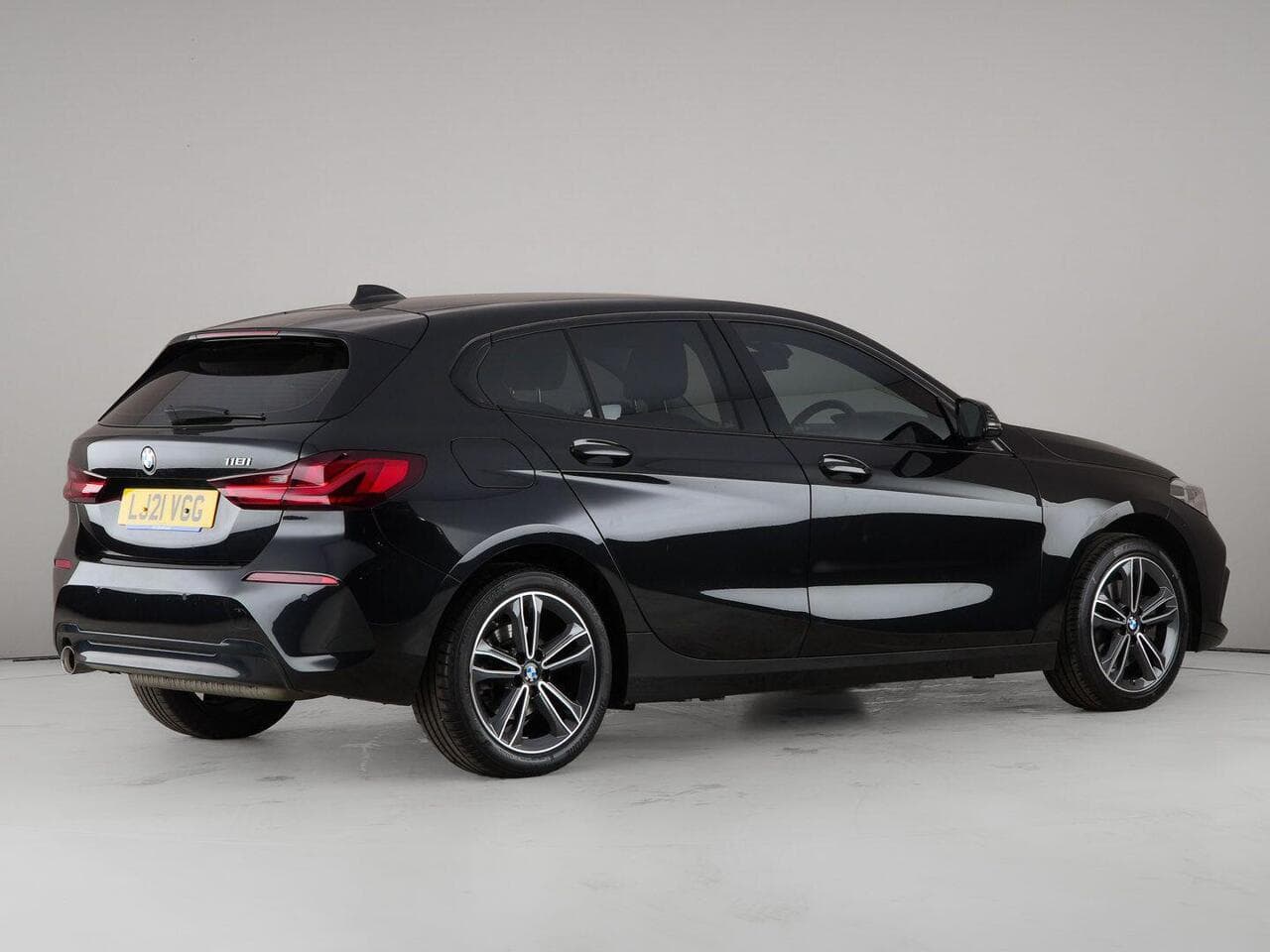 BMW 1 Series thumbnail Rear Right