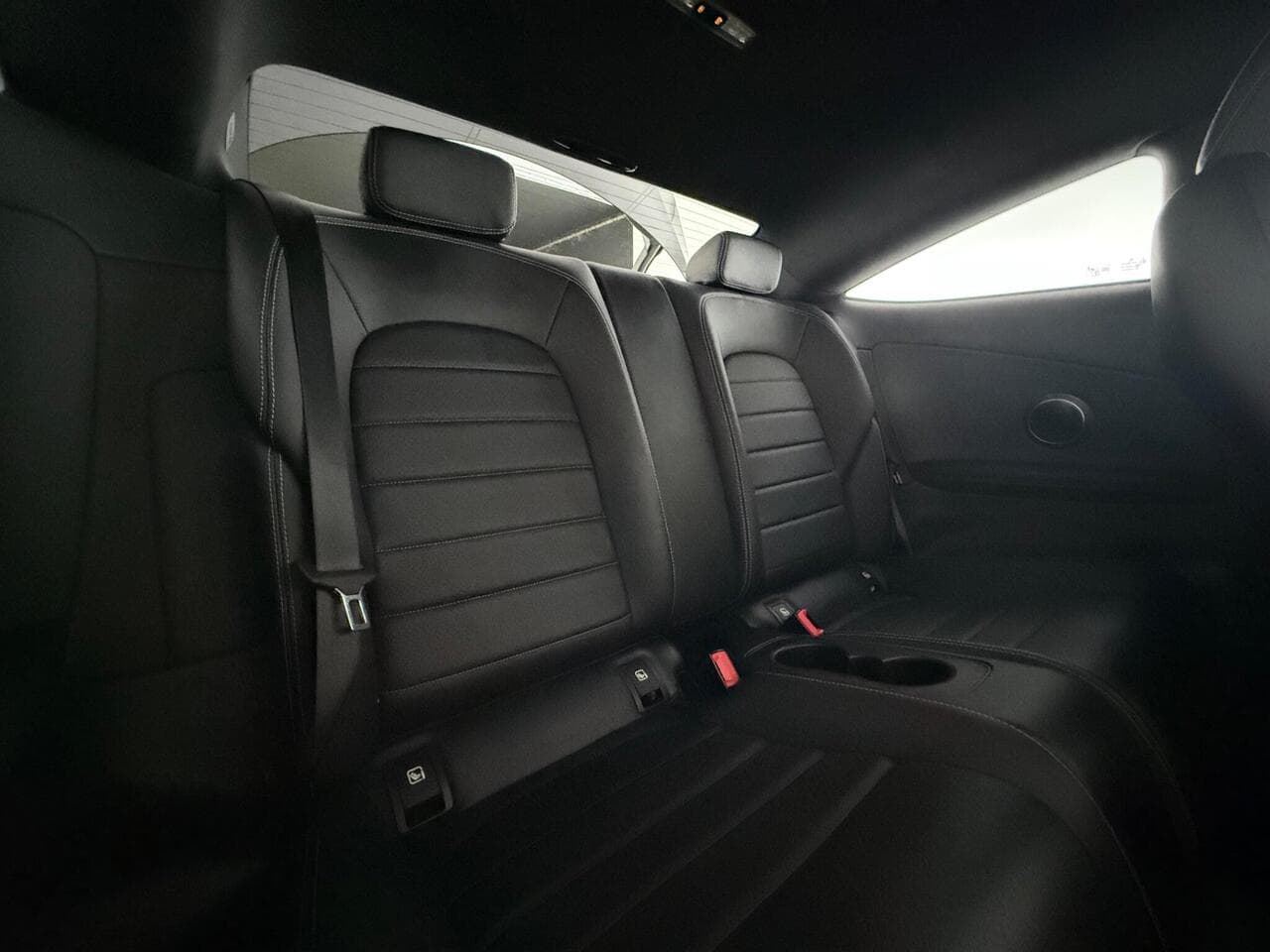 Mercedes-Benz C Class thumbnail Seats Rear