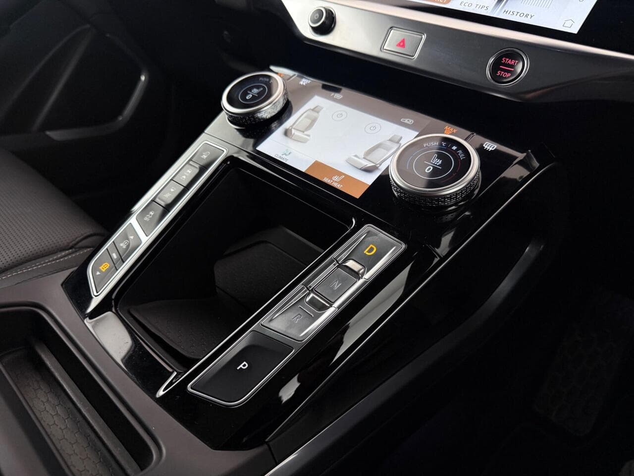 Jaguar I-PACE thumbnail Interior Front