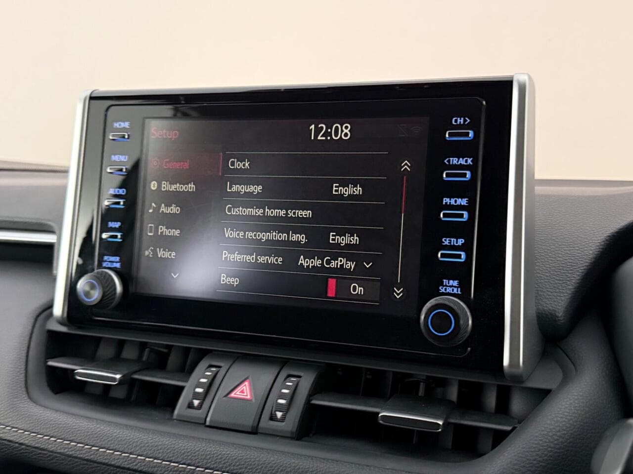 Toyota RAV4 thumbnail Infotainment System