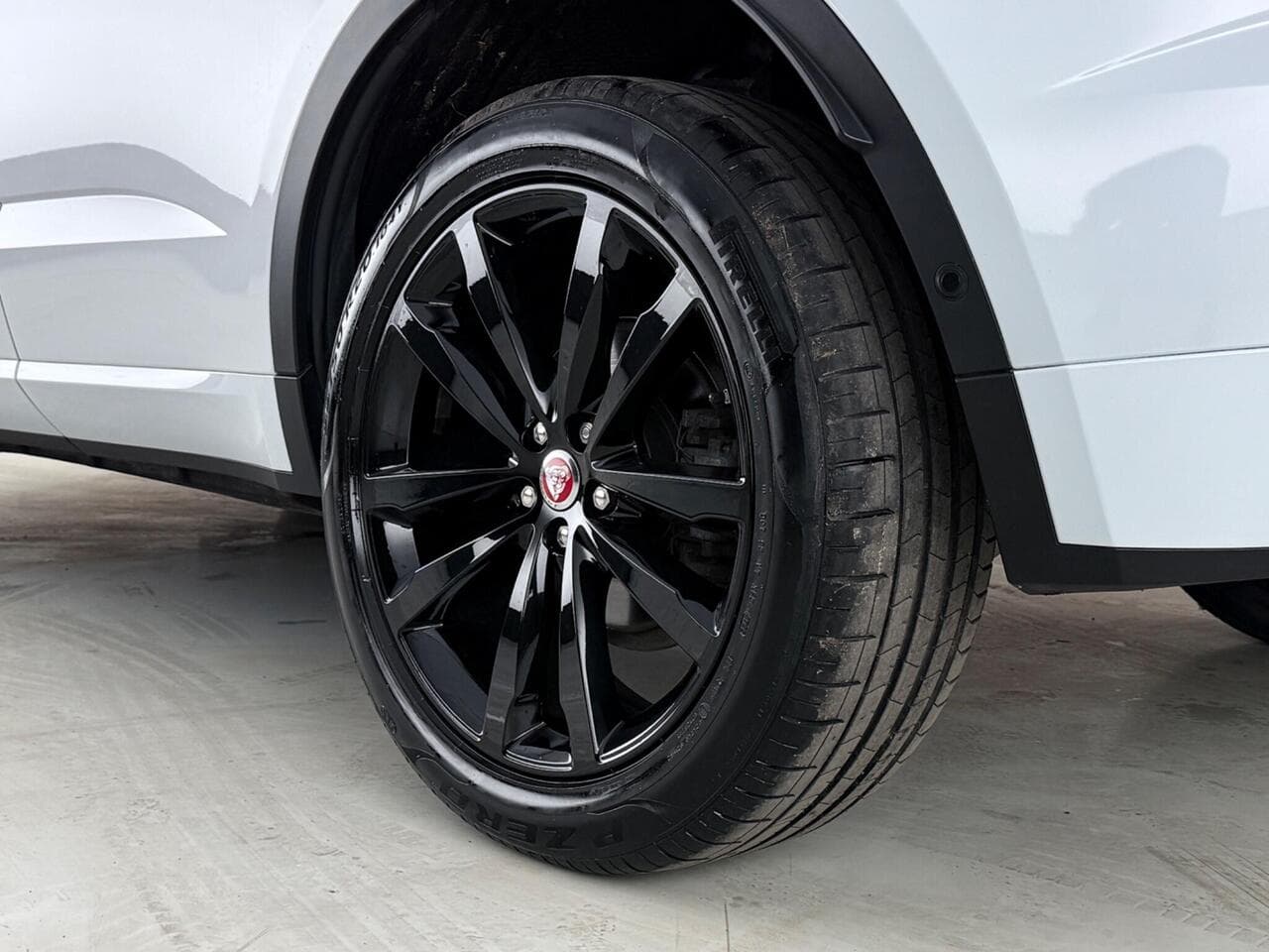 Jaguar E-PACE thumbnail Wheel