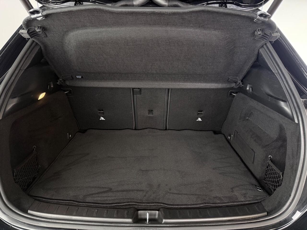 Mercedes-Benz GLA thumbnail Boot