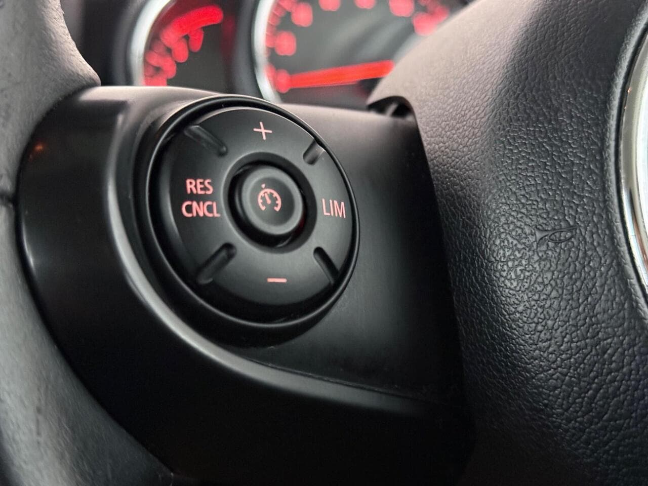 MINI Countryman thumbnail Misc Controls