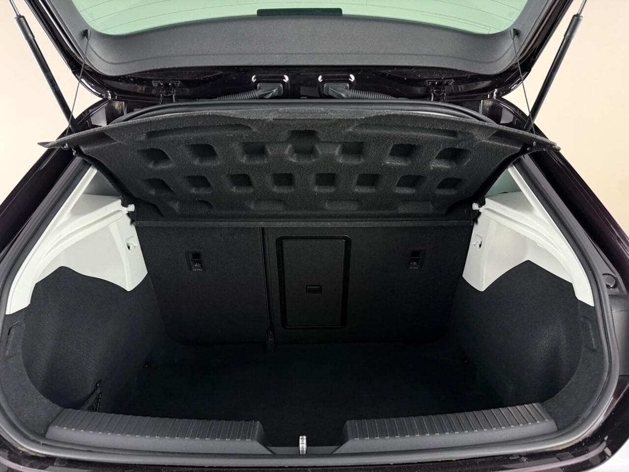 SEAT Leon thumbnail Boot