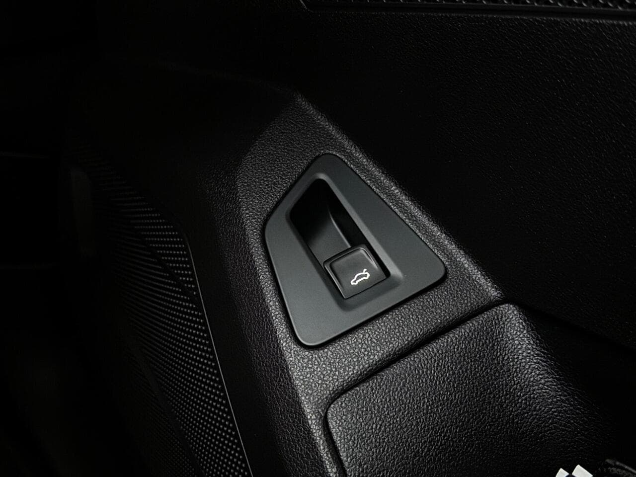 Volkswagen Touareg thumbnail Misc Controls