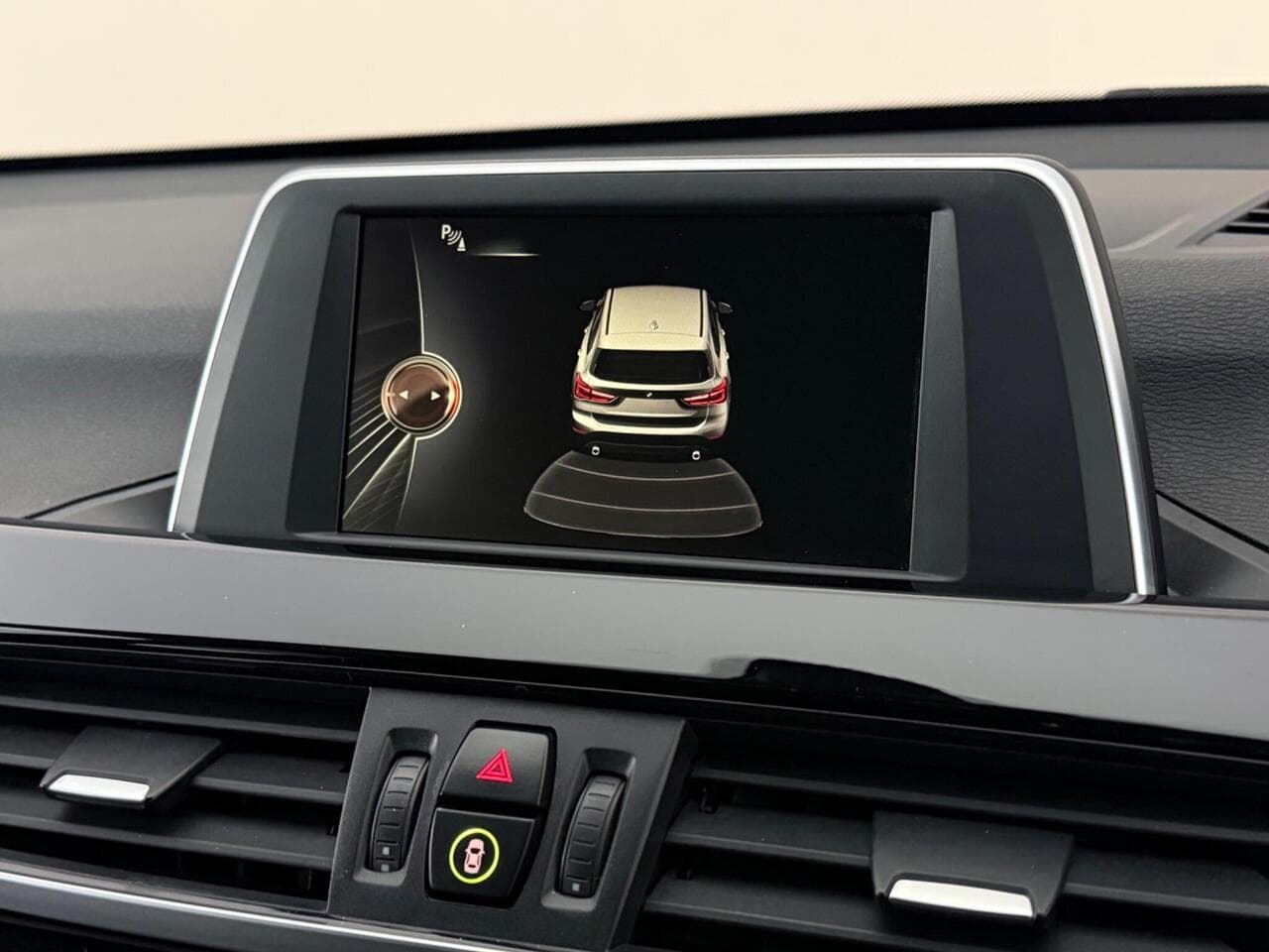 BMW X1 thumbnail Infotainment System
