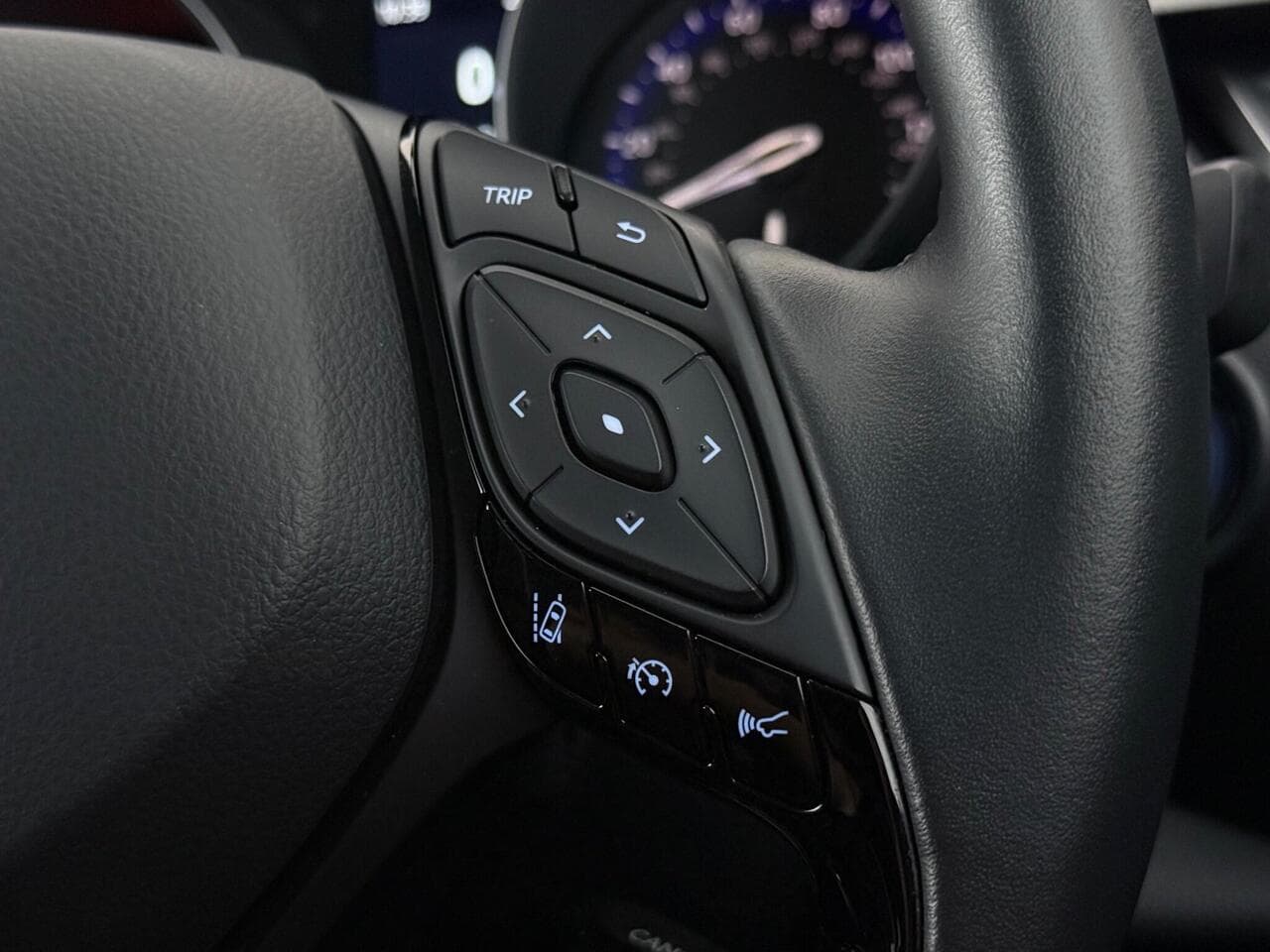 Toyota C-HR thumbnail Misc Controls