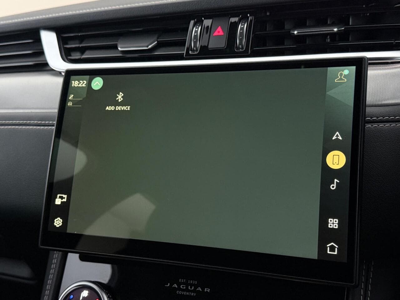 Jaguar F-PACE thumbnail Infotainment System