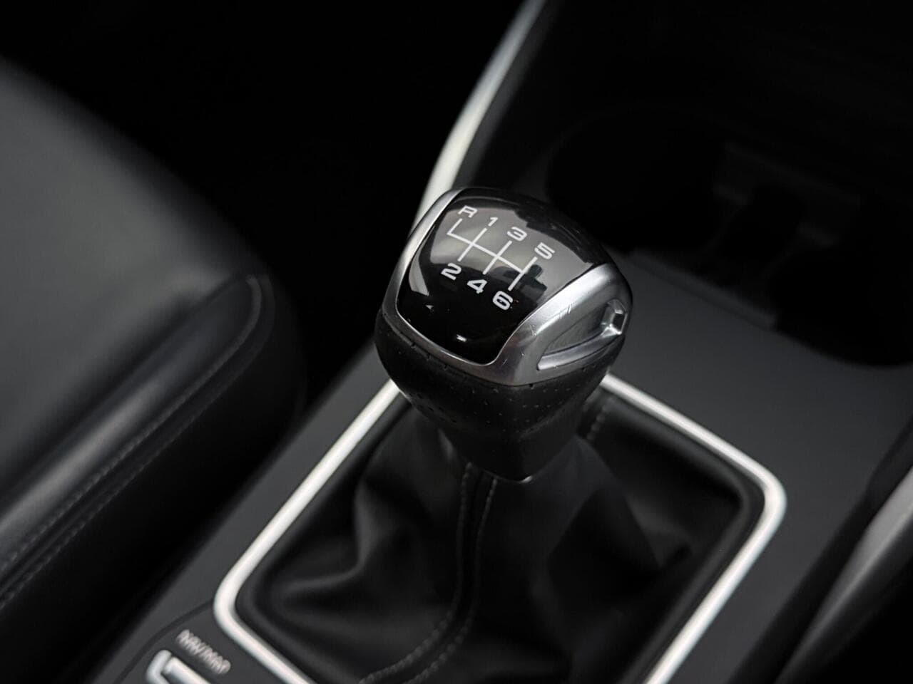 Audi Q2 thumbnail Interior Front