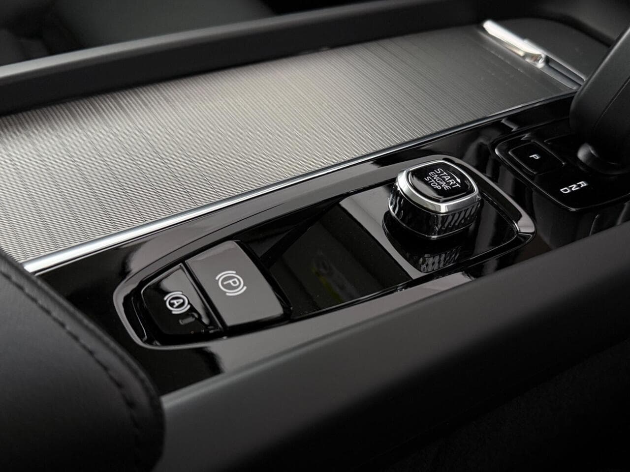 Volvo XC60 thumbnail Misc Controls