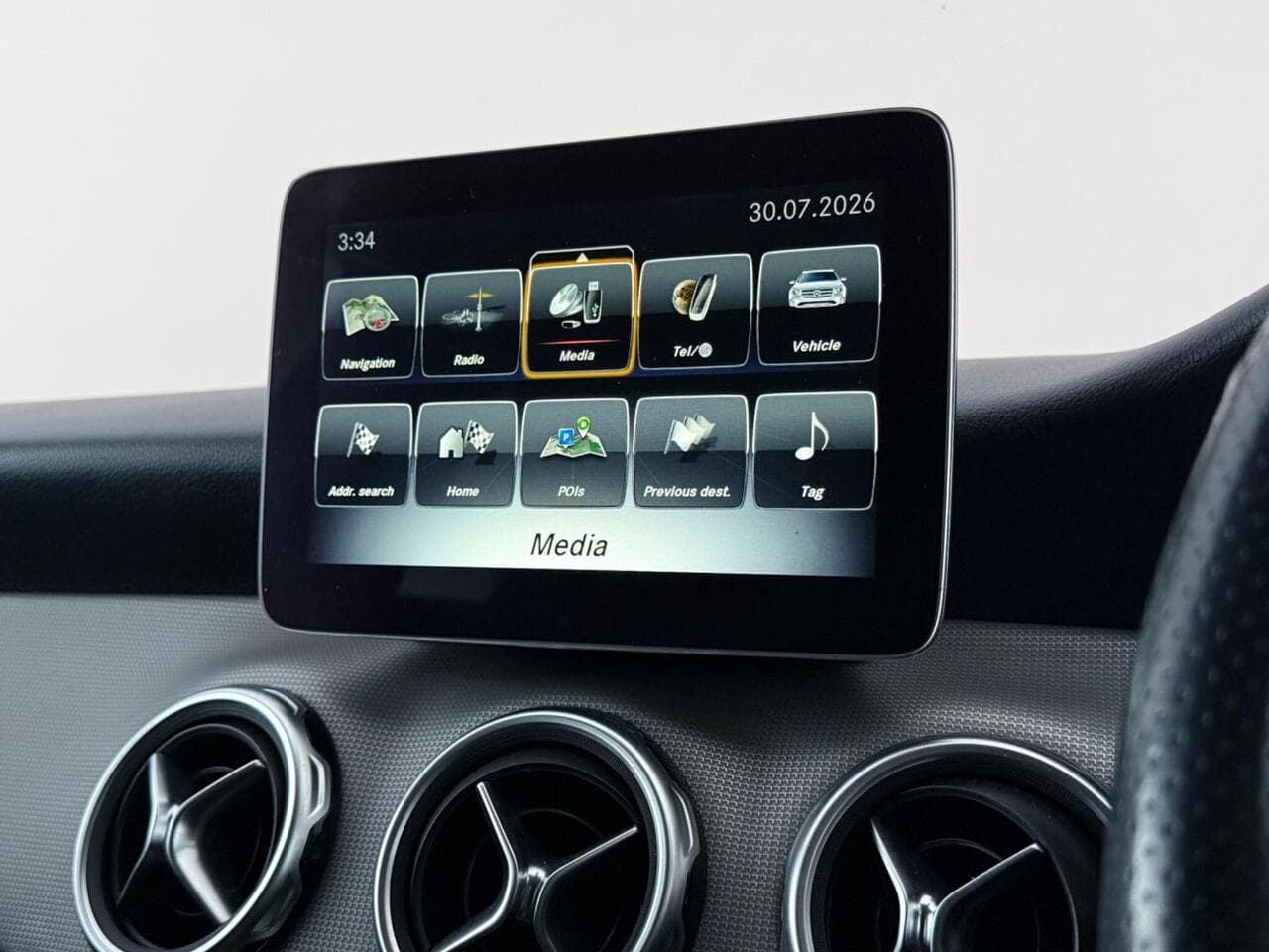 Mercedes-Benz GLA thumbnail Infotainment System