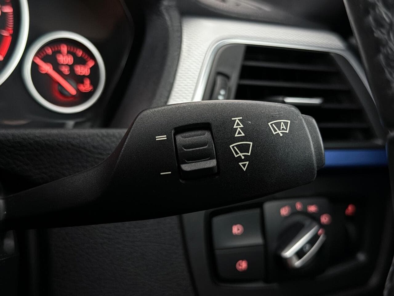 BMW 3 Series Gran Turismo thumbnail Misc Controls