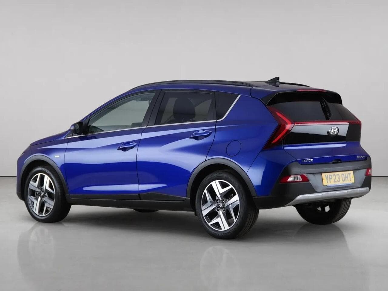 Hyundai BAYON thumbnail Side Left