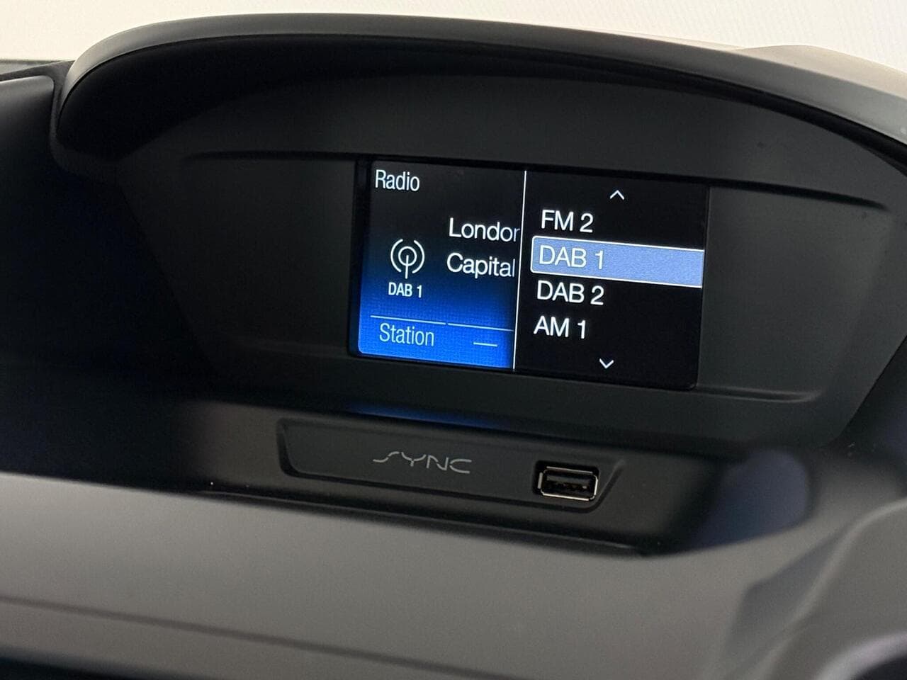 Ford Kuga thumbnail Infotainment System