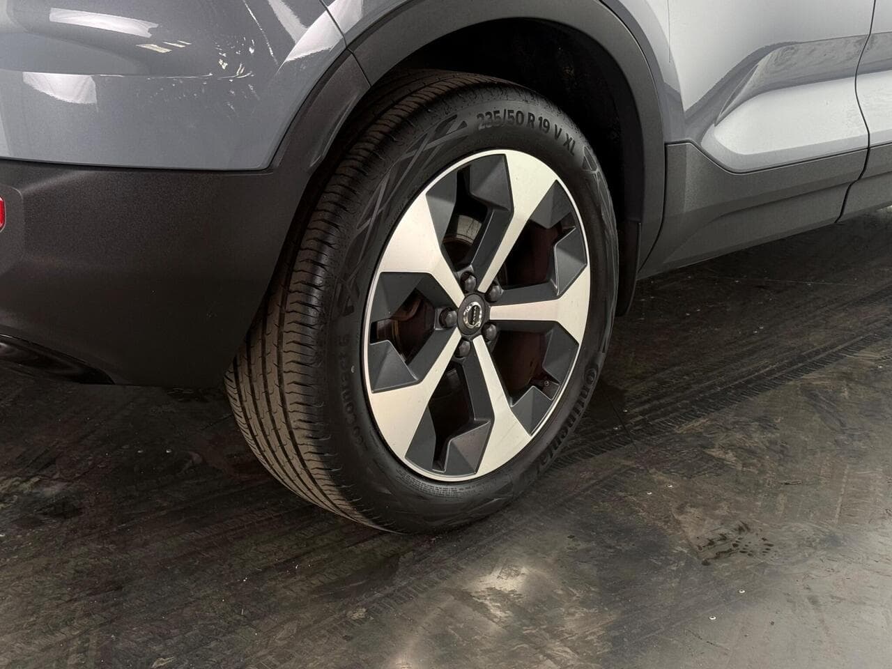 Volvo XC40 thumbnail Wheel