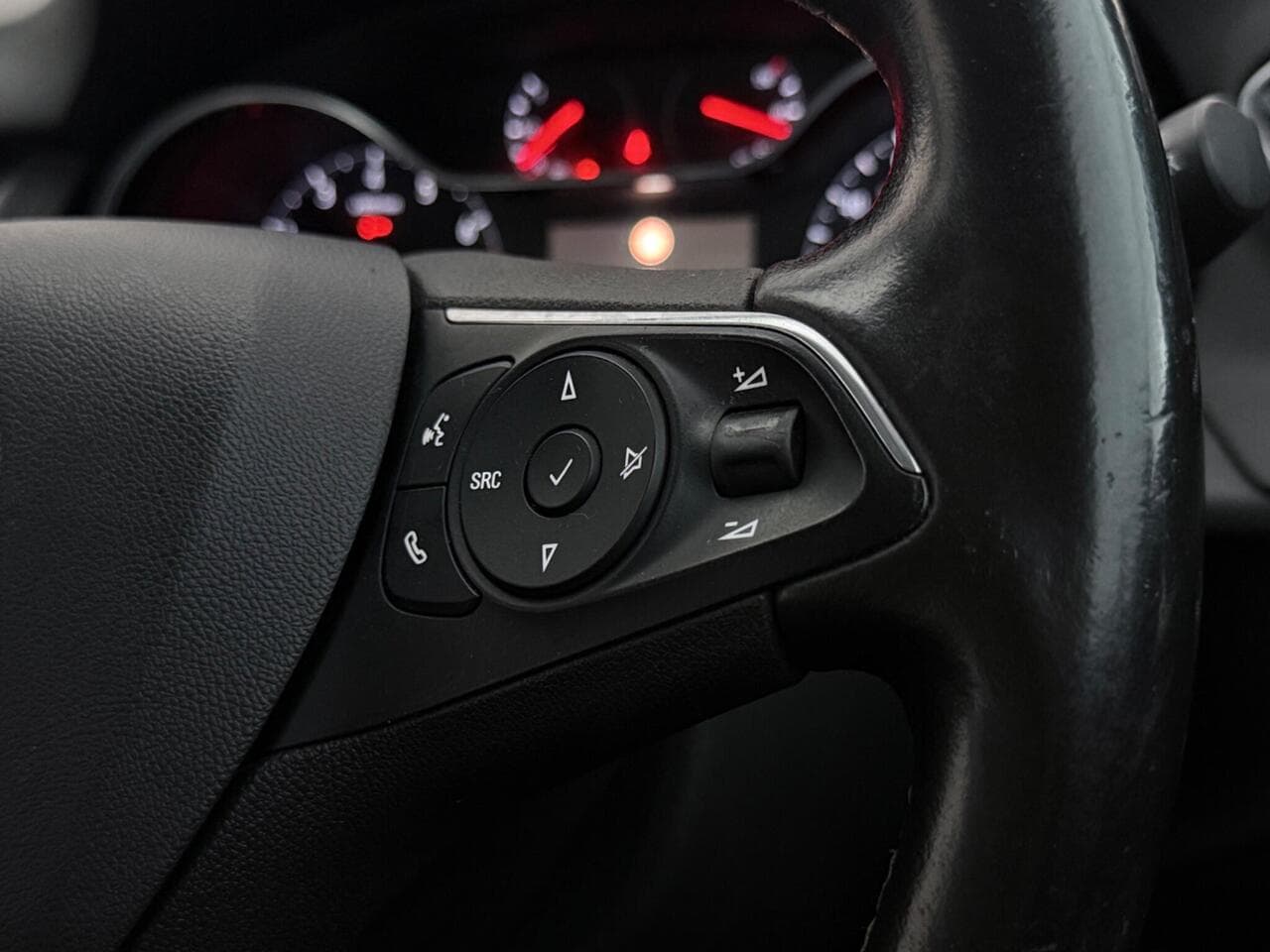 Vauxhall Grandland X thumbnail Misc Controls
