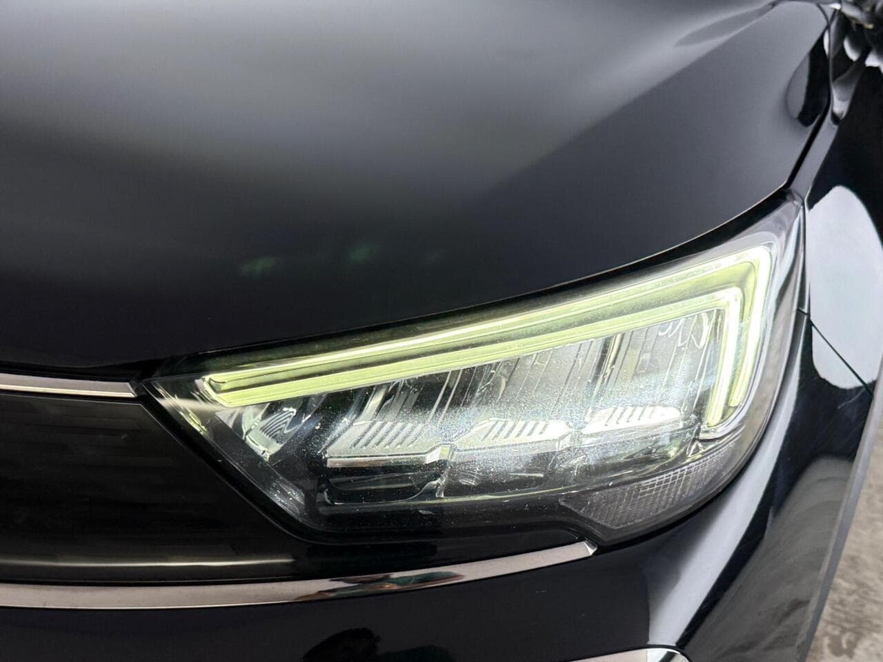 Vauxhall Crossland thumbnail Lights Front