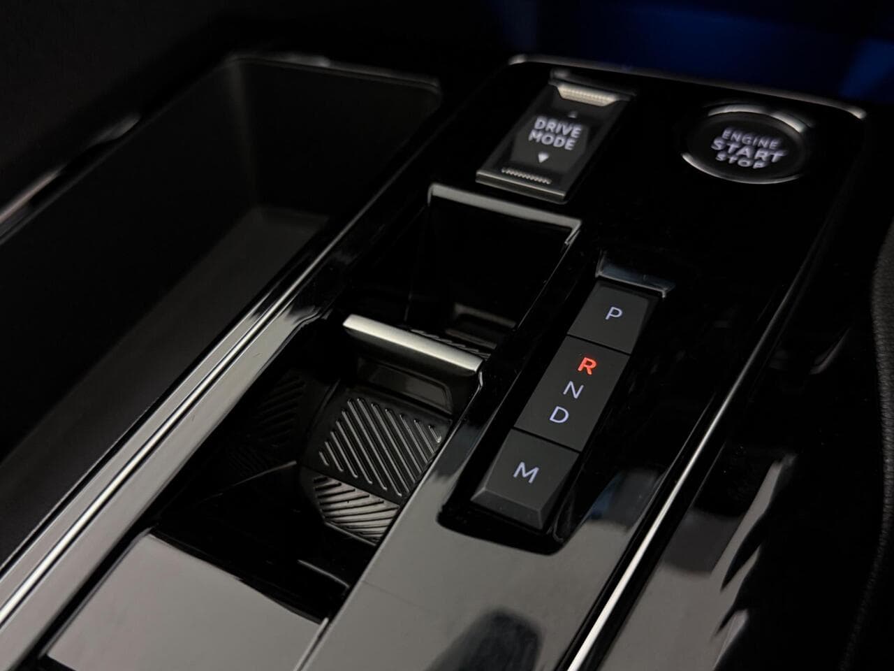 Peugeot 3008 thumbnail Misc Controls