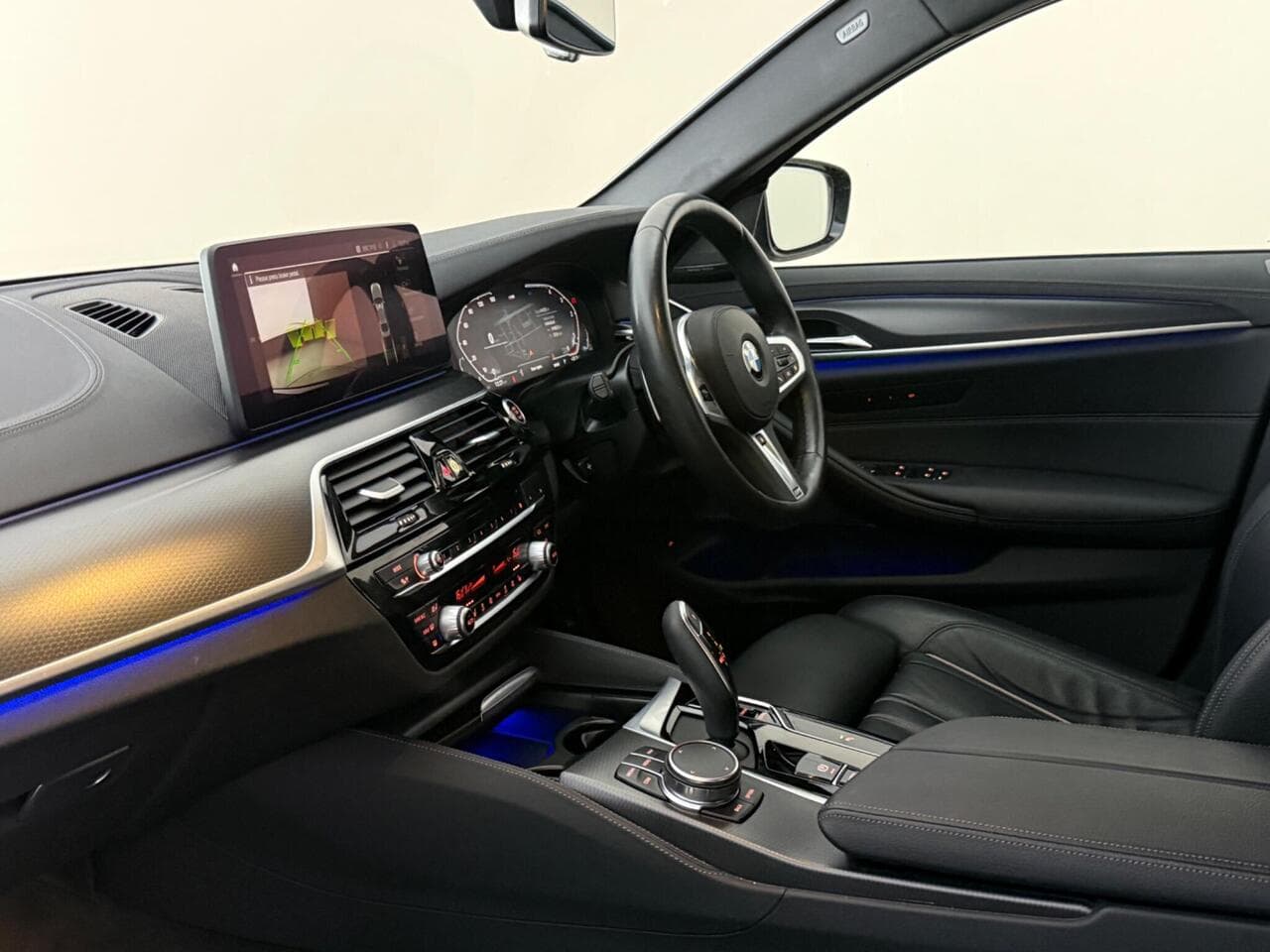 BMW 5 Series thumbnail Interior Front