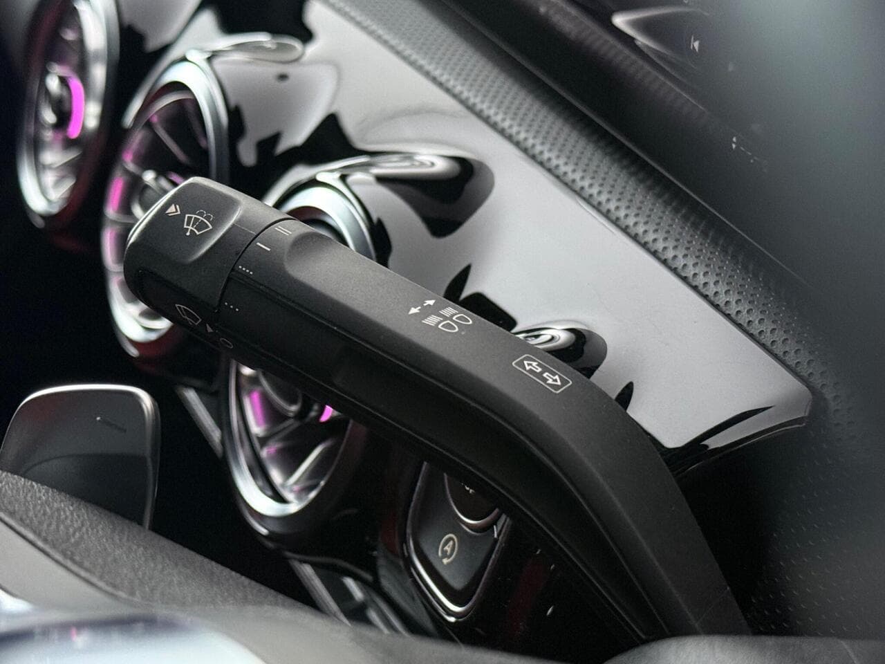 Mercedes-Benz CLA thumbnail Misc Controls