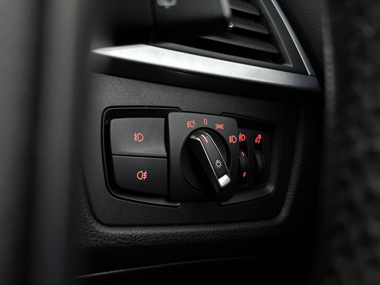 BMW 3 Series thumbnail Misc Controls