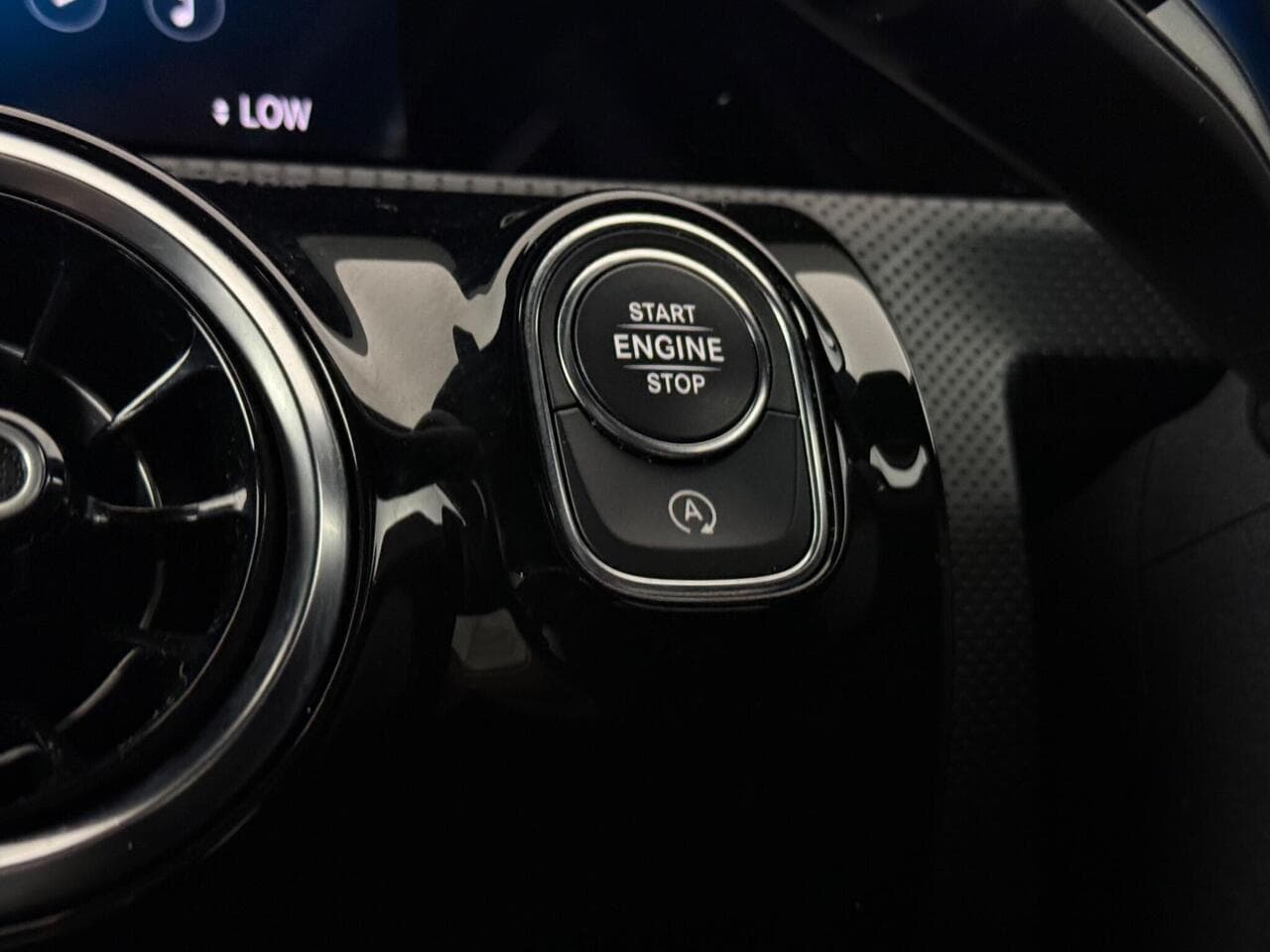 Mercedes-Benz A Class thumbnail Steering Wheel