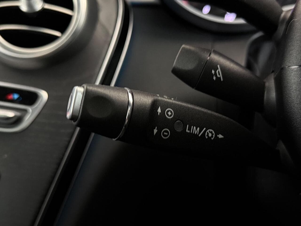Mercedes-Benz C Class thumbnail Misc Controls