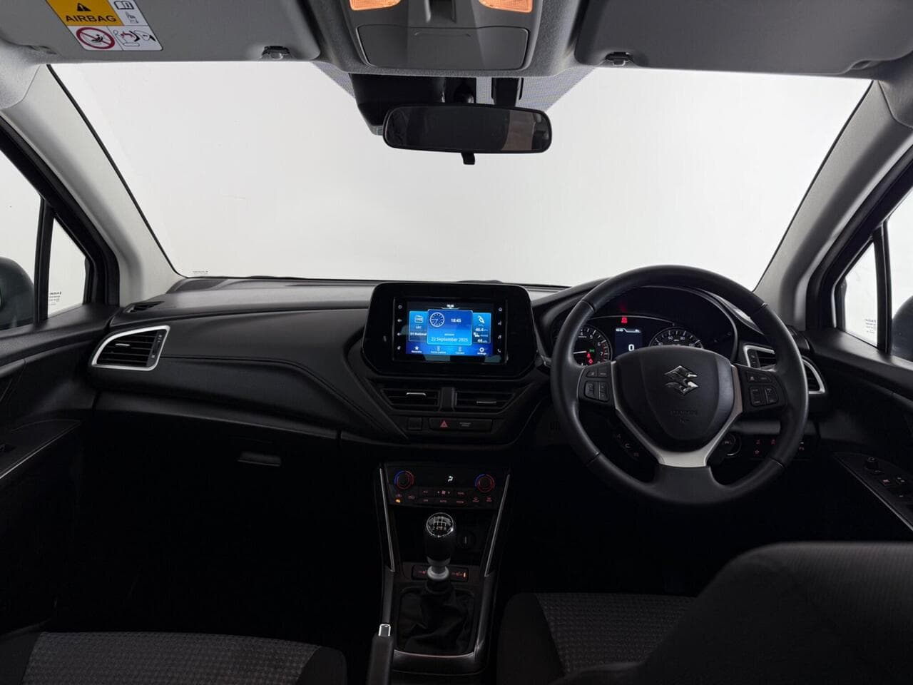 Suzuki S-Cross thumbnail Interior Front